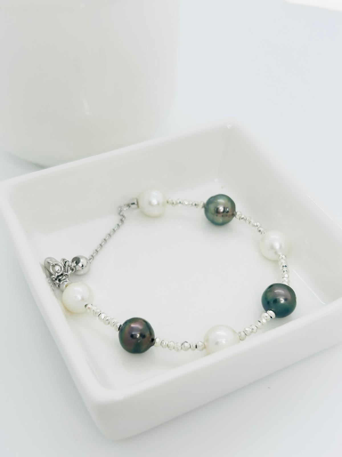 Elegant Bracelet with Tahitian (8-9mm) and Freshwater (7.5-8mm) Pearls with extensible chain - Nexus8gg Jewellery